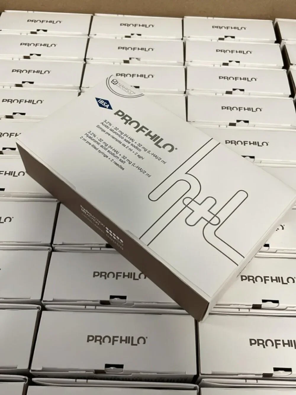PROFHILO H+L Stimulates collagen and easticity. Firming lifting effect